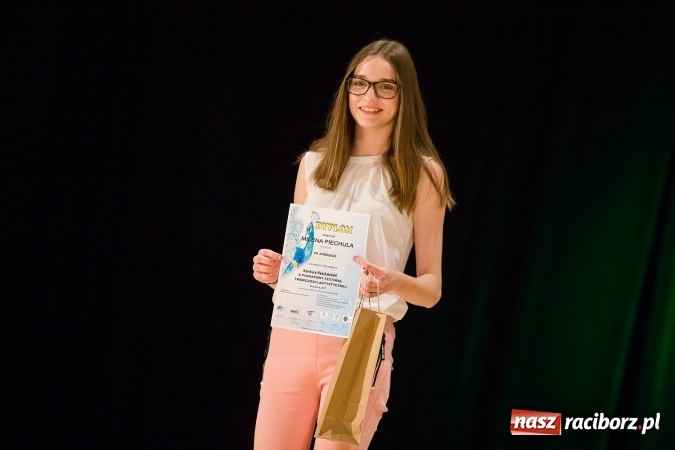 Zdjęcie w galerii na portalu naszraciborz.pl: Powiatowy Festiwal Twórczości Artystycznej - koncert galowy w RCK wiadomości z regionu