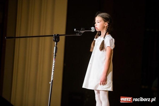 Zdjęcie w galerii na portalu naszraciborz.pl: Powiatowy Festiwal Twórczości Artystycznej - koncert galowy w RCK wiadomości z regionu