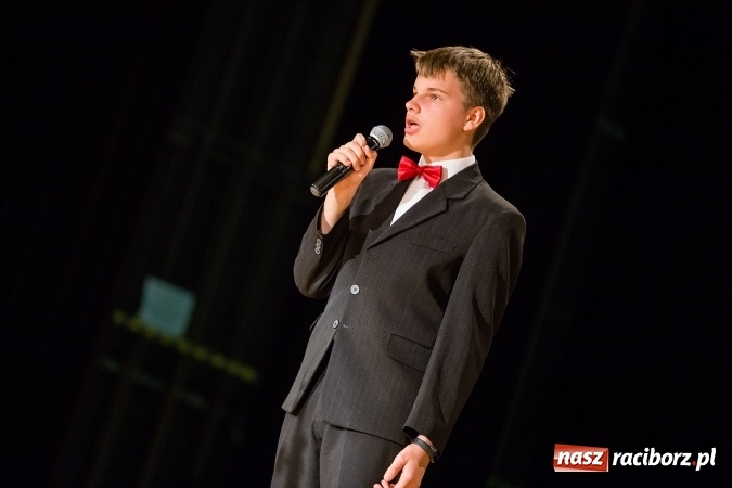 Zdjęcie w galerii na portalu naszraciborz.pl: Powiatowy Festiwal Twórczości Artystycznej - koncert galowy w RCK wiadomości z regionu