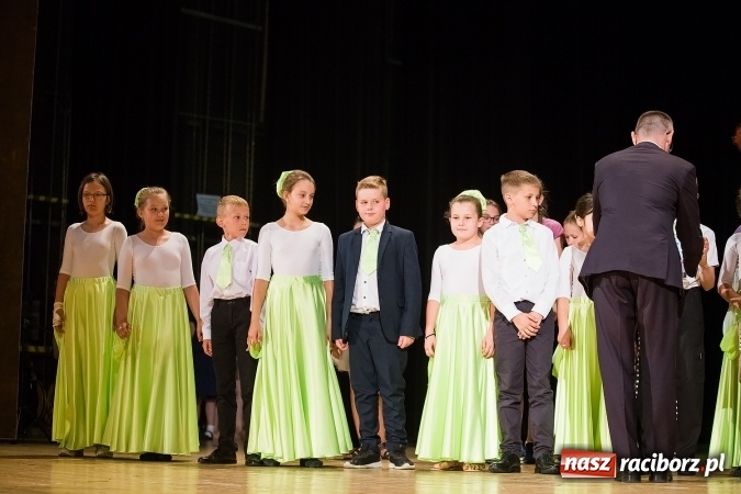 Zdjęcie w galerii na portalu naszraciborz.pl: Powiatowy Festiwal Twórczości Artystycznej - koncert galowy w RCK wiadomości z regionu