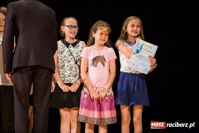 Zdjęcie w galerii na portalu naszraciborz.pl: Powiatowy Festiwal Twórczości Artystycznej - koncert galowy w RCK wiadomości z regionu