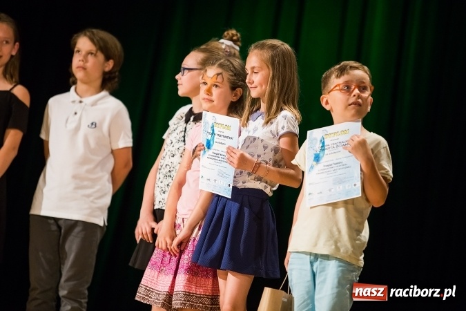 Zdjęcie w galerii na portalu naszraciborz.pl: Powiatowy Festiwal Twórczości Artystycznej - koncert galowy w RCK wiadomości z regionu