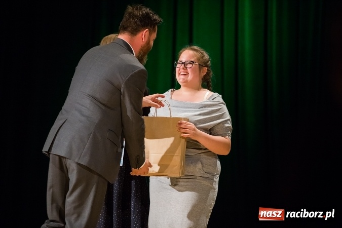 Zdjęcie w galerii na portalu naszraciborz.pl: Powiatowy Festiwal Twórczości Artystycznej - koncert galowy w RCK wiadomości z regionu