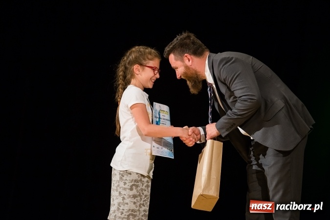 Zdjęcie w galerii na portalu naszraciborz.pl: Powiatowy Festiwal Twórczości Artystycznej - koncert galowy w RCK wiadomości z regionu