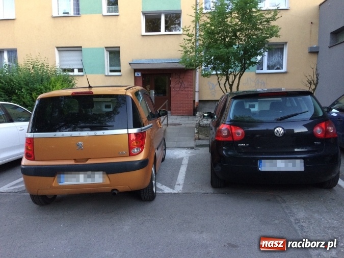 Zdjęcie w galerii na portalu naszraciborz.pl: Raciborski mistrz parkowania w natarciu wiadomości z regionu