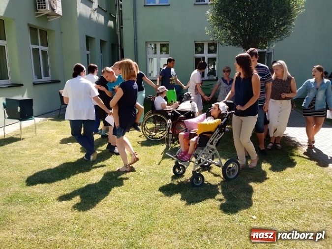 Zdjęcie w galerii na portalu naszraciborz.pl: Piknik rodzinny w Raciborskim Centrum Rehabilitacji Osób Niepełnosprawnych  wiadomości z regionu