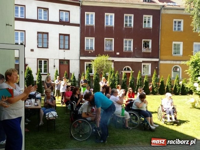 Zdjęcie w galerii na portalu naszraciborz.pl: Piknik rodzinny w Raciborskim Centrum Rehabilitacji Osób Niepełnosprawnych  wiadomości z regionu