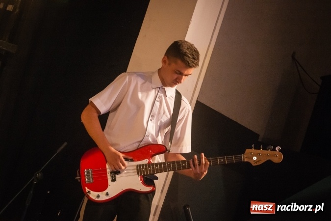 Zdjęcie w galerii na portalu naszraciborz.pl: Koncert piosenek Marka Grechuty w DK Strzecha wiadomości z regionu