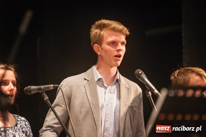 Zdjęcie w galerii na portalu naszraciborz.pl: Koncert piosenek Marka Grechuty w DK Strzecha wiadomości z regionu