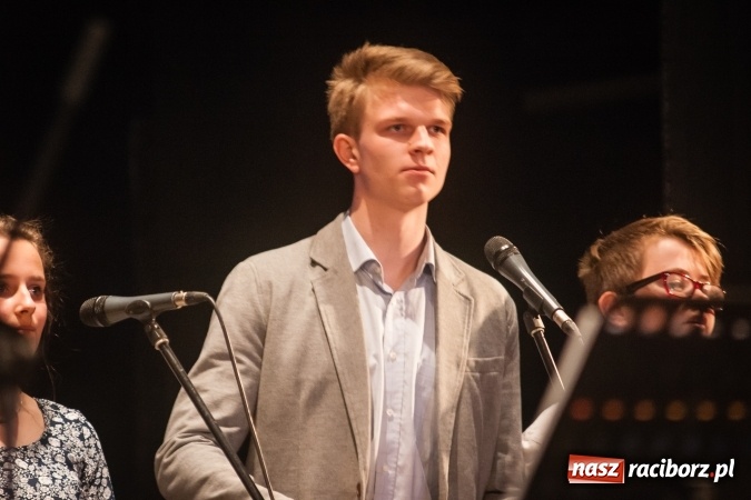 Zdjęcie w galerii na portalu naszraciborz.pl: Koncert piosenek Marka Grechuty w DK Strzecha wiadomości z regionu