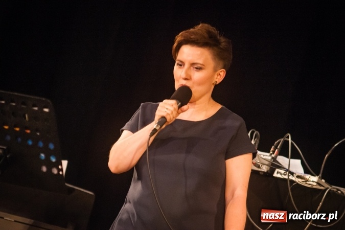 Zdjęcie w galerii na portalu naszraciborz.pl: Koncert piosenek Marka Grechuty w DK Strzecha wiadomości z regionu