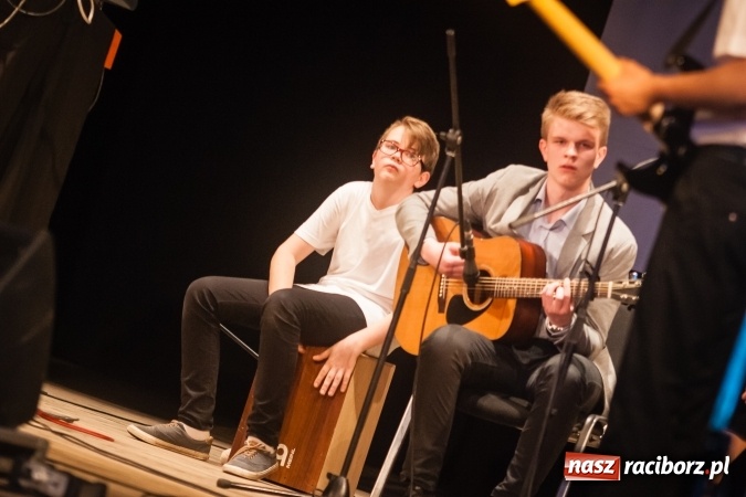 Zdjęcie w galerii na portalu naszraciborz.pl: Koncert piosenek Marka Grechuty w DK Strzecha wiadomości z regionu