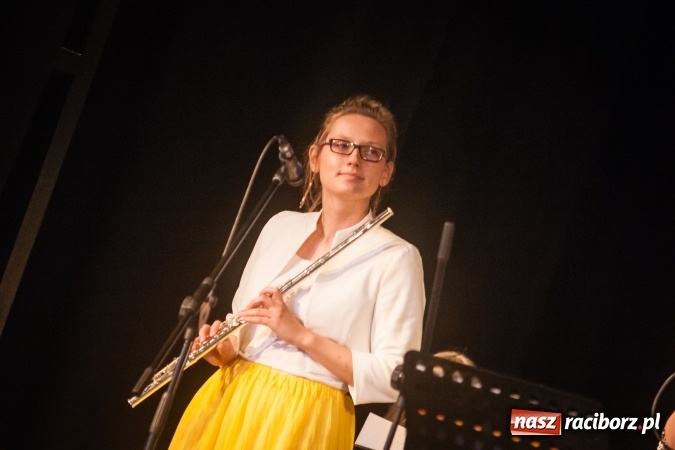 Zdjęcie w galerii na portalu naszraciborz.pl: Koncert piosenek Marka Grechuty w DK Strzecha wiadomości z regionu