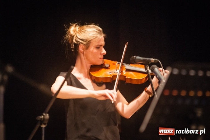 Zdjęcie w galerii na portalu naszraciborz.pl: Koncert piosenek Marka Grechuty w DK Strzecha wiadomości z regionu