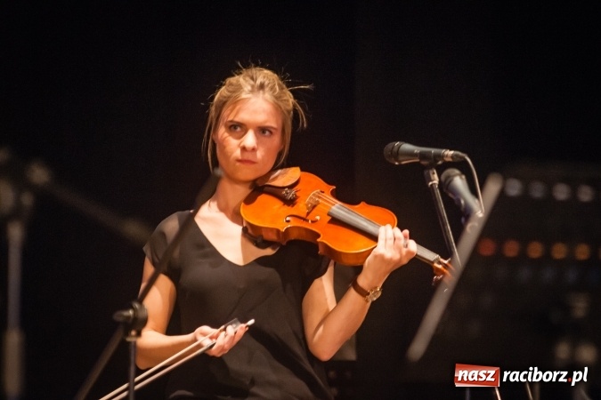 Zdjęcie w galerii na portalu naszraciborz.pl: Koncert piosenek Marka Grechuty w DK Strzecha wiadomości z regionu