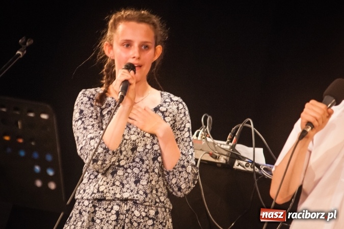 Zdjęcie w galerii na portalu naszraciborz.pl: Koncert piosenek Marka Grechuty w DK Strzecha wiadomości z regionu