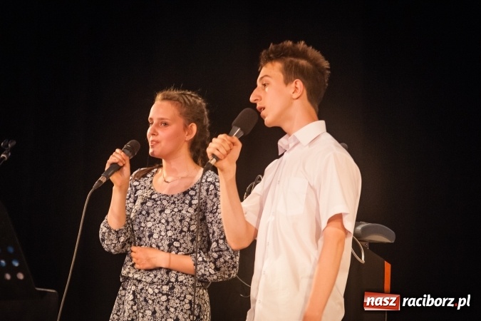 Zdjęcie w galerii na portalu naszraciborz.pl: Koncert piosenek Marka Grechuty w DK Strzecha wiadomości z regionu