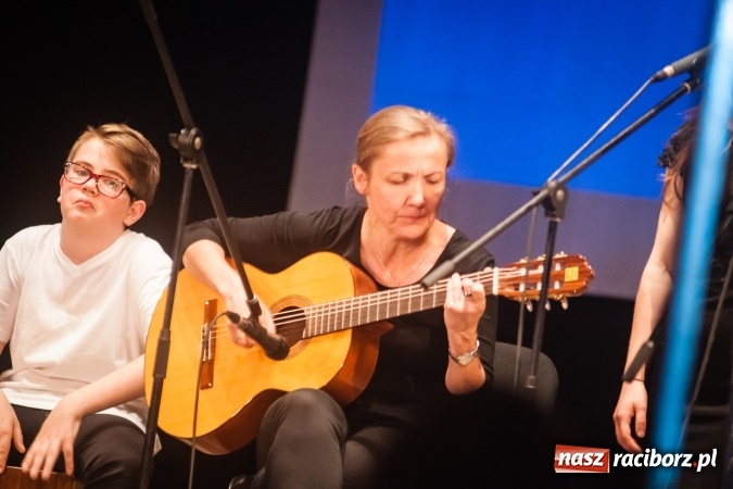 Zdjęcie w galerii na portalu naszraciborz.pl: Koncert piosenek Marka Grechuty w DK Strzecha wiadomości z regionu