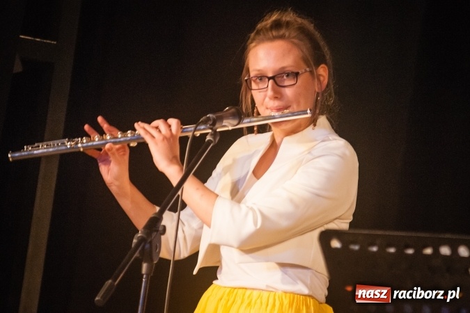 Zdjęcie w galerii na portalu naszraciborz.pl: Koncert piosenek Marka Grechuty w DK Strzecha wiadomości z regionu