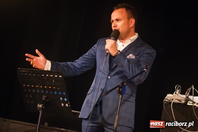 Zdjęcie w galerii na portalu naszraciborz.pl: Koncert piosenek Marka Grechuty w DK Strzecha wiadomości z regionu