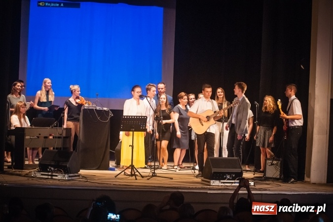 Zdjęcie w galerii na portalu naszraciborz.pl: Koncert piosenek Marka Grechuty w DK Strzecha wiadomości z regionu