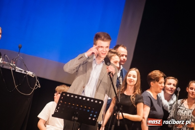 Zdjęcie w galerii na portalu naszraciborz.pl: Koncert piosenek Marka Grechuty w DK Strzecha wiadomości z regionu