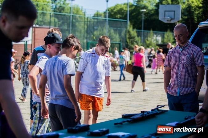 Zdjęcie w galerii na portalu naszraciborz.pl: Moc atrakcji na festynie rodzinnym w Szkole Podstawowej nr 15 wiadomości z regionu