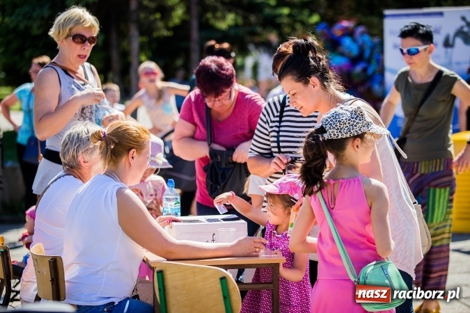 Zdjęcie w galerii na portalu naszraciborz.pl: Moc atrakcji na festynie rodzinnym w Szkole Podstawowej nr 15 wiadomości z regionu