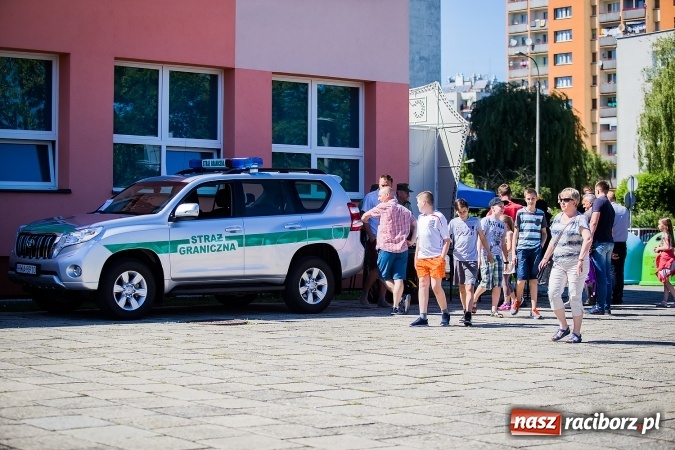 Zdjęcie w galerii na portalu naszraciborz.pl: Moc atrakcji na festynie rodzinnym w Szkole Podstawowej nr 15 wiadomości z regionu