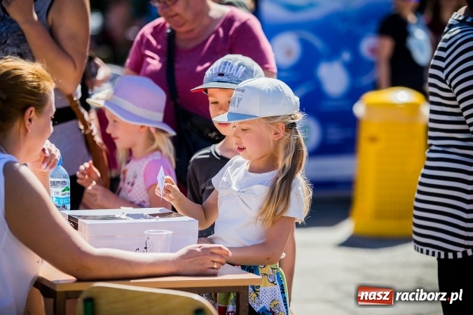 Zdjęcie w galerii na portalu naszraciborz.pl: Moc atrakcji na festynie rodzinnym w Szkole Podstawowej nr 15 wiadomości z regionu