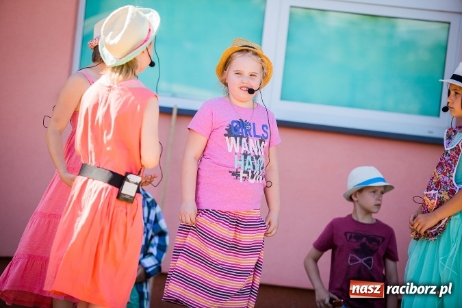 Zdjęcie w galerii na portalu naszraciborz.pl: Moc atrakcji na festynie rodzinnym w Szkole Podstawowej nr 15 wiadomości z regionu