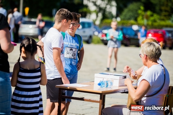 Zdjęcie w galerii na portalu naszraciborz.pl: Moc atrakcji na festynie rodzinnym w Szkole Podstawowej nr 15 wiadomości z regionu