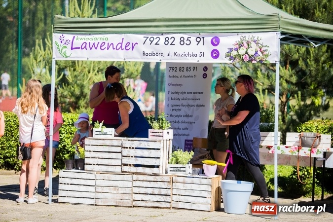 Zdjęcie w galerii na portalu naszraciborz.pl: Moc atrakcji na festynie rodzinnym w Szkole Podstawowej nr 15 wiadomości z regionu