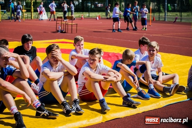 Zdjęcie w galerii na portalu naszraciborz.pl: Moc atrakcji na festynie rodzinnym w Szkole Podstawowej nr 15 wiadomości z regionu