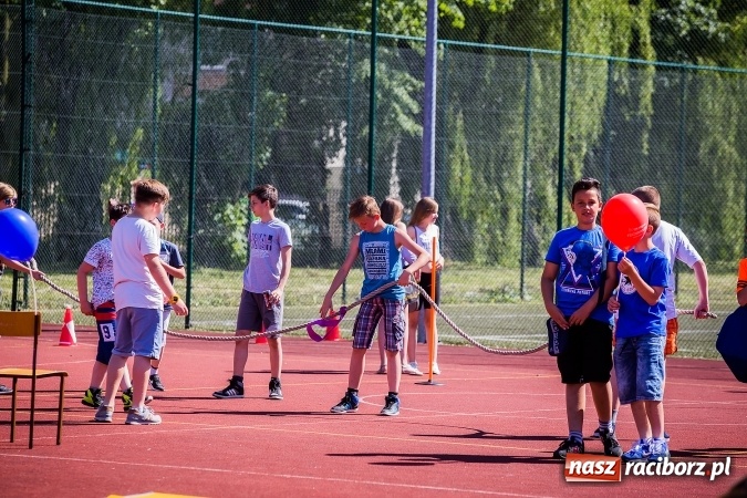 Zdjęcie w galerii na portalu naszraciborz.pl: Moc atrakcji na festynie rodzinnym w Szkole Podstawowej nr 15 wiadomości z regionu