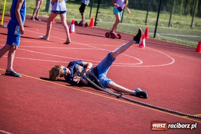 Zdjęcie w galerii na portalu naszraciborz.pl: Moc atrakcji na festynie rodzinnym w Szkole Podstawowej nr 15 wiadomości z regionu