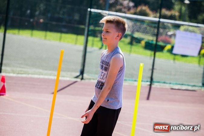 Zdjęcie w galerii na portalu naszraciborz.pl: Moc atrakcji na festynie rodzinnym w Szkole Podstawowej nr 15 wiadomości z regionu