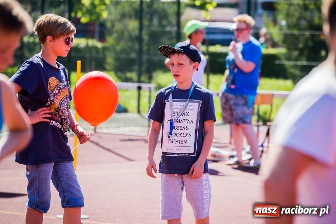 Zdjęcie w galerii na portalu naszraciborz.pl: Moc atrakcji na festynie rodzinnym w Szkole Podstawowej nr 15 wiadomości z regionu