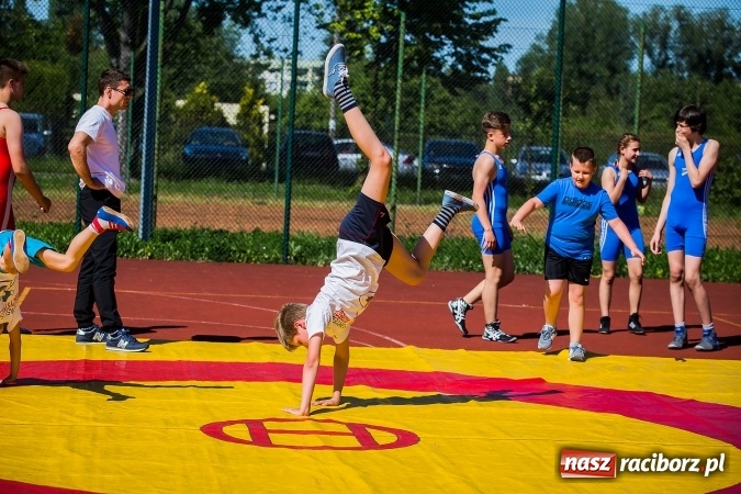 Zdjęcie w galerii na portalu naszraciborz.pl: Moc atrakcji na festynie rodzinnym w Szkole Podstawowej nr 15 wiadomości z regionu
