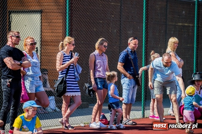 Zdjęcie w galerii na portalu naszraciborz.pl: Moc atrakcji na festynie rodzinnym w Szkole Podstawowej nr 15 wiadomości z regionu