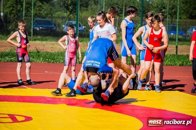Zdjęcie w galerii na portalu naszraciborz.pl: Moc atrakcji na festynie rodzinnym w Szkole Podstawowej nr 15 wiadomości z regionu