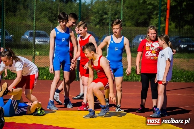 Zdjęcie w galerii na portalu naszraciborz.pl: Moc atrakcji na festynie rodzinnym w Szkole Podstawowej nr 15 wiadomości z regionu