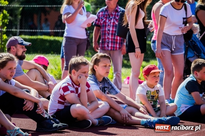 Zdjęcie w galerii na portalu naszraciborz.pl: Moc atrakcji na festynie rodzinnym w Szkole Podstawowej nr 15 wiadomości z regionu