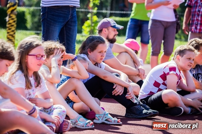 Zdjęcie w galerii na portalu naszraciborz.pl: Moc atrakcji na festynie rodzinnym w Szkole Podstawowej nr 15 wiadomości z regionu