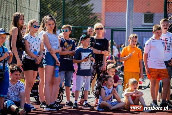 Zdjęcie w galerii na portalu naszraciborz.pl: Moc atrakcji na festynie rodzinnym w Szkole Podstawowej nr 15 wiadomości z regionu