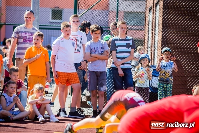 Zdjęcie w galerii na portalu naszraciborz.pl: Moc atrakcji na festynie rodzinnym w Szkole Podstawowej nr 15 wiadomości z regionu