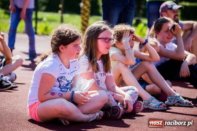 Zdjęcie w galerii na portalu naszraciborz.pl: Moc atrakcji na festynie rodzinnym w Szkole Podstawowej nr 15 wiadomości z regionu