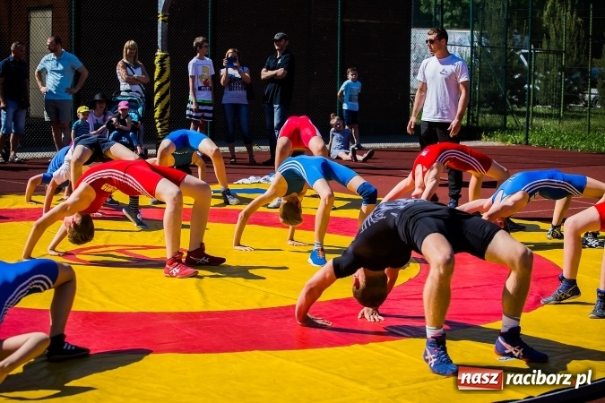 Zdjęcie w galerii na portalu naszraciborz.pl: Moc atrakcji na festynie rodzinnym w Szkole Podstawowej nr 15 wiadomości z regionu