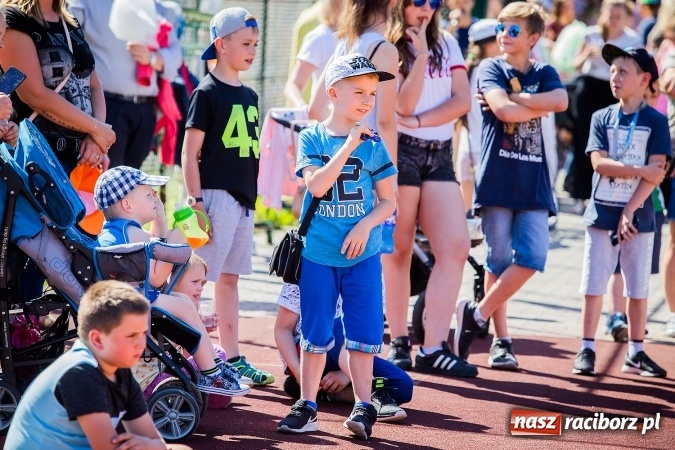 Zdjęcie w galerii na portalu naszraciborz.pl: Moc atrakcji na festynie rodzinnym w Szkole Podstawowej nr 15 wiadomości z regionu
