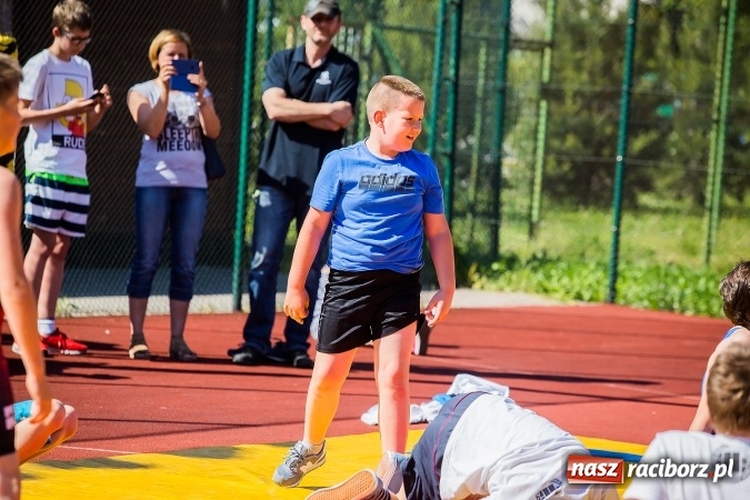 Zdjęcie w galerii na portalu naszraciborz.pl: Moc atrakcji na festynie rodzinnym w Szkole Podstawowej nr 15 wiadomości z regionu